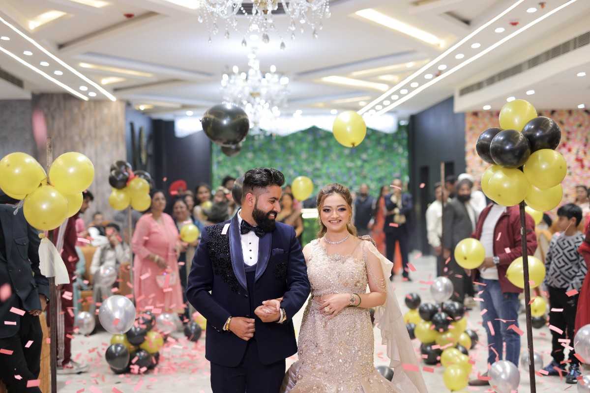 Beautiful Luxury Indian Wedding Couple Shoot